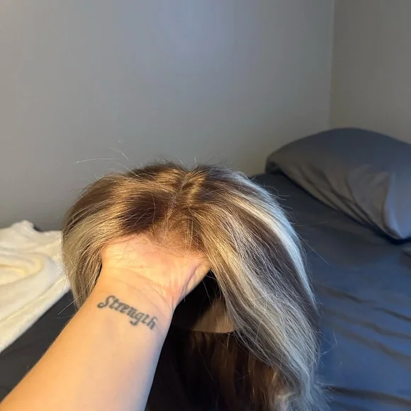 16” Beautiful Highlight and Ombré Wig - Picture 2 of 5